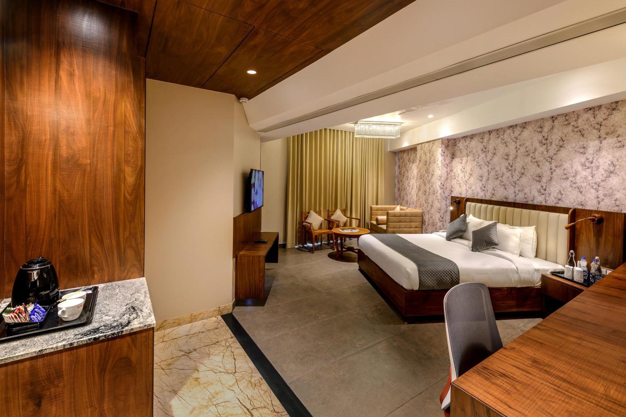 Sundex Hotel Thanjavur Eksteriør bilde